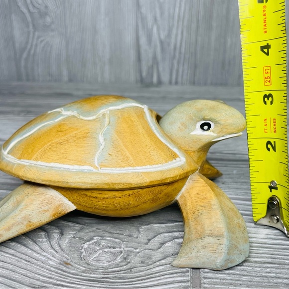 Wooden carved painted turtle trinket box storage box tropical sea turtle - Picture 13 of 15